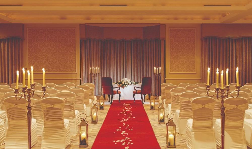 Nuremore Hotel & Country Club Карикмакрос Екстериор снимка