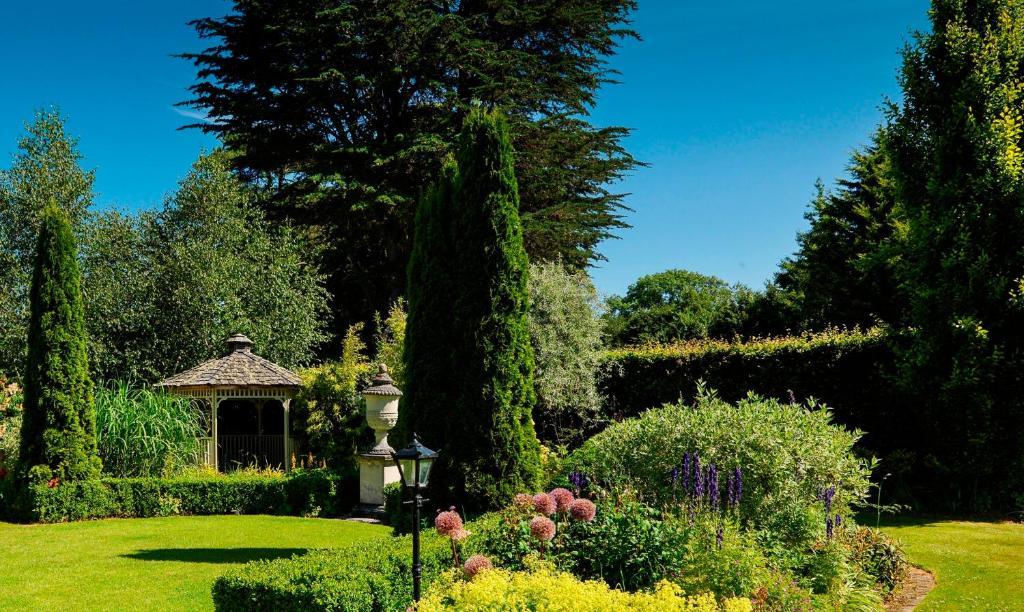 Nuremore Hotel & Country Club Карикмакрос Екстериор снимка