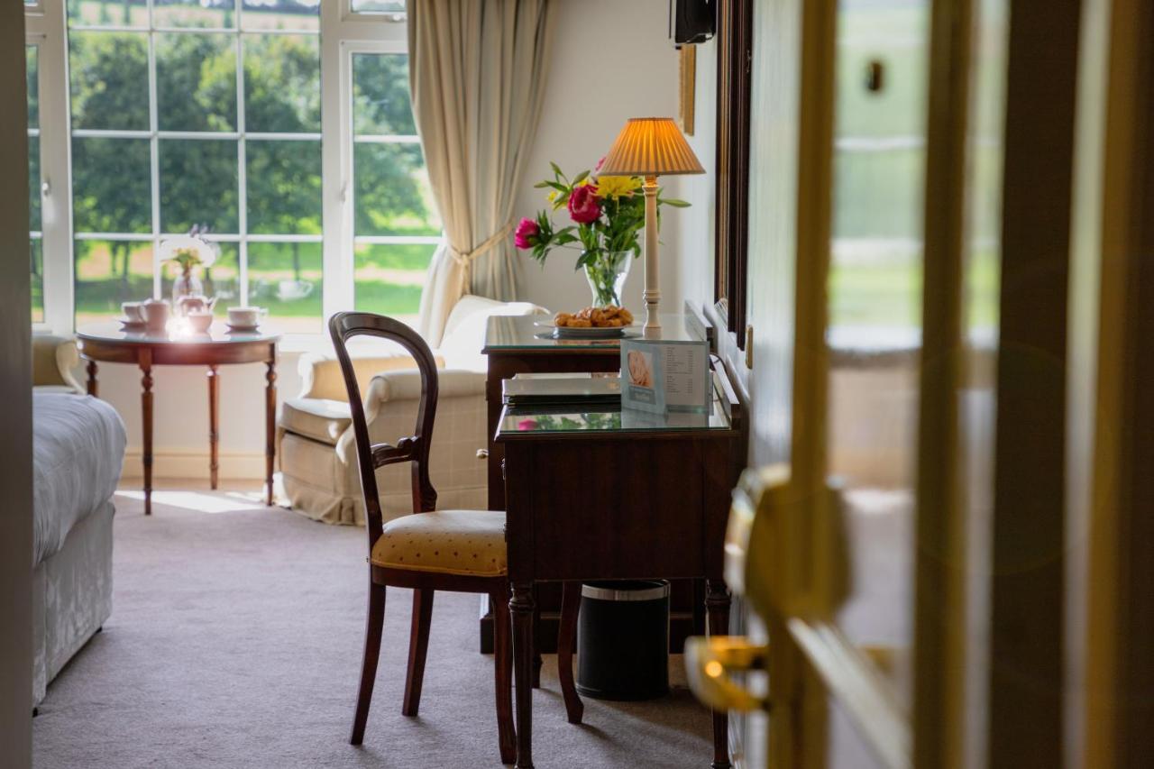 Nuremore Hotel & Country Club Карикмакрос Екстериор снимка